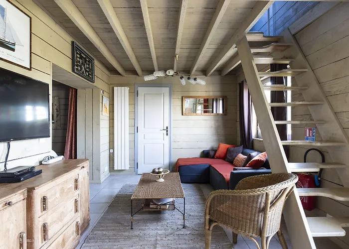 Domaine Du Grand Bec Bed and breakfast 4*